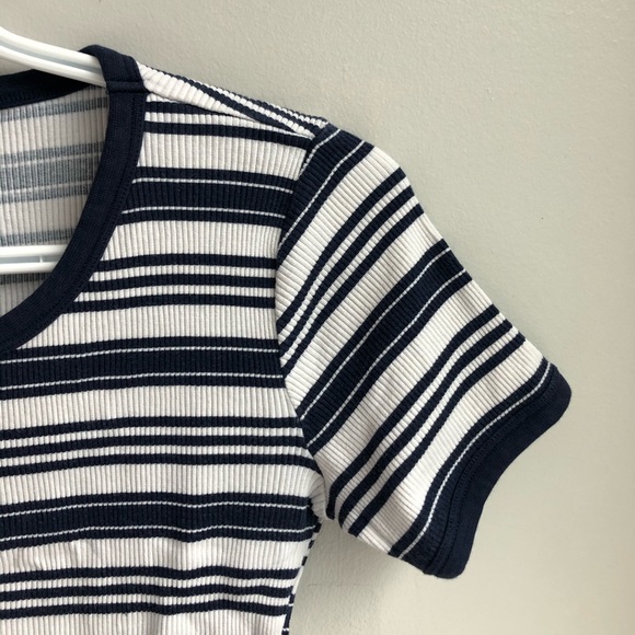 H&M White and Blue Striped T-shirt - Picture 3 of 4